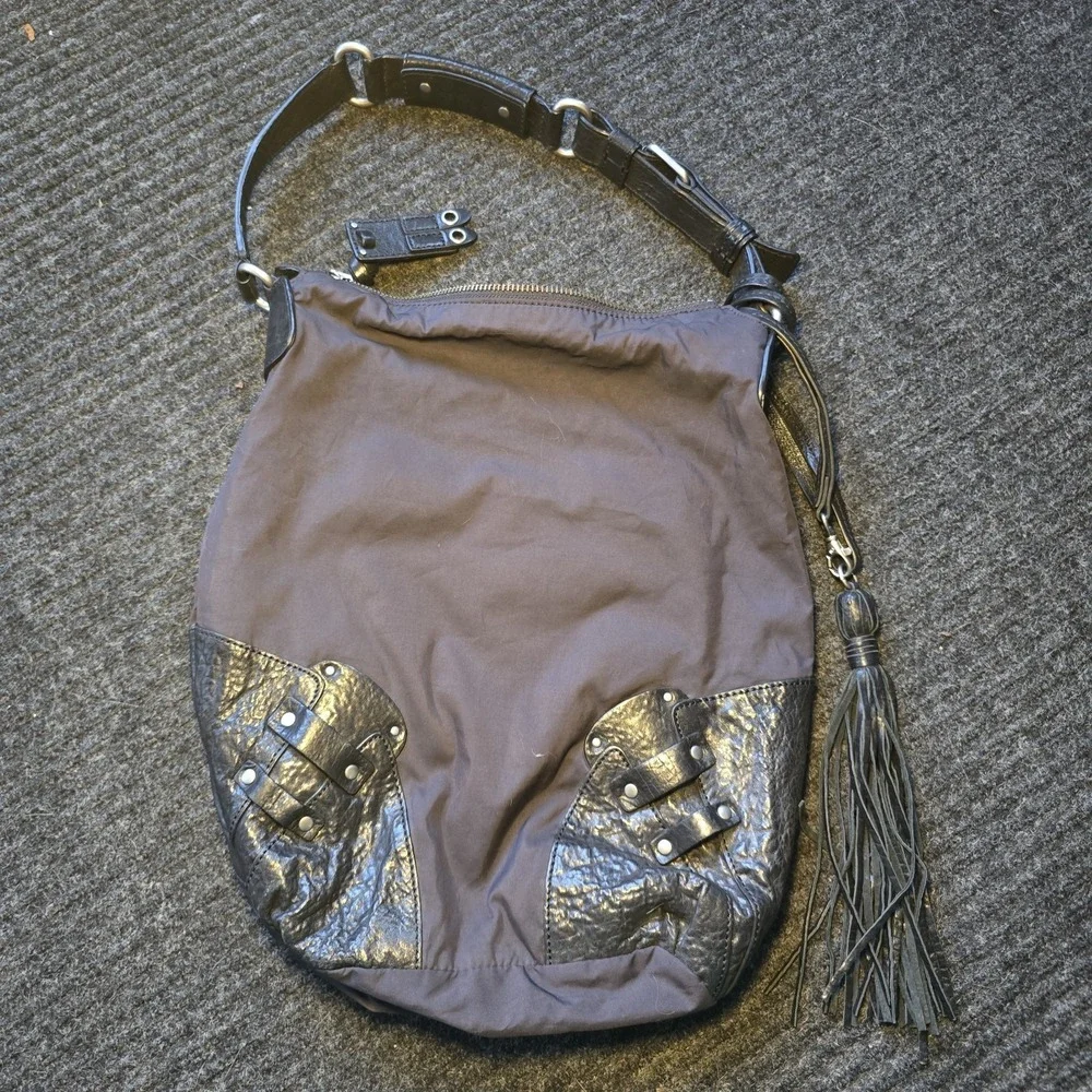 Rare Vtg JUICY Courture Studded Leather Grunge Goth Shoulder Tassel Y2k Turnlock - Picture 8 of 14